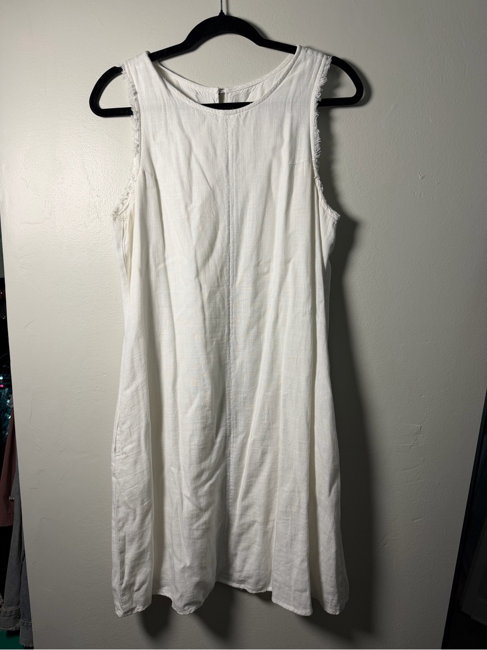 Carly Jean Sleeveless White Shift Dress